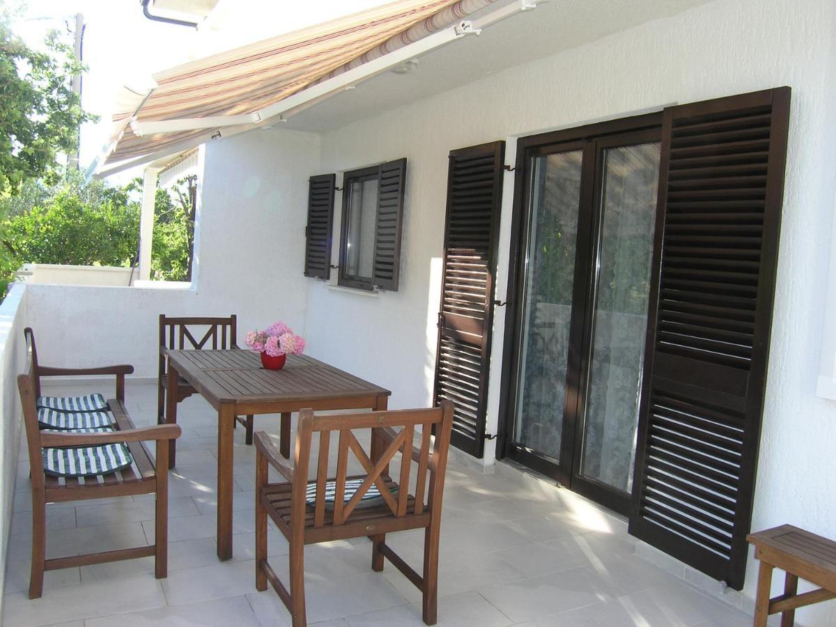 Apartments Mari With Terrace Baska  Exterior photo