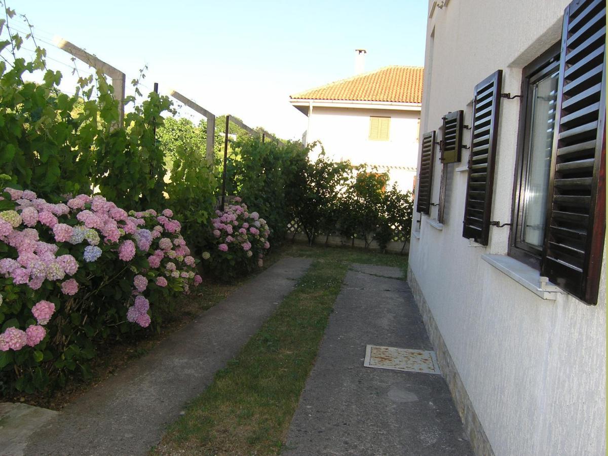 Apartments Mari With Terrace Baska  Exterior photo