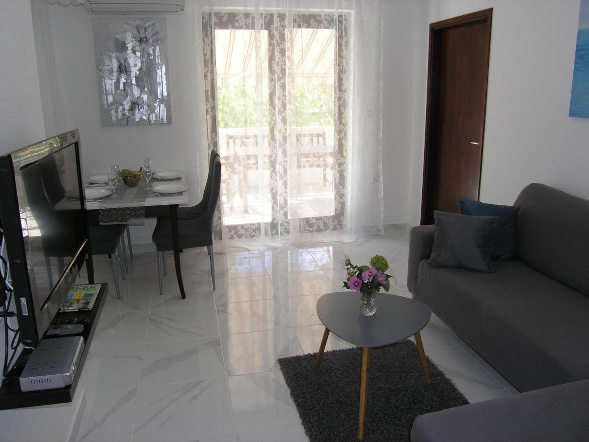 Apartments Mari With Terrace Baska  Exterior photo